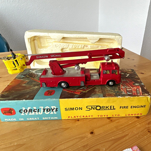 Corgi toys simon snorkel - corgi,